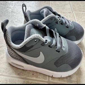 Nike Air Max Grey Size 4